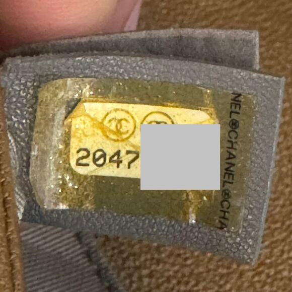 Chanel *Runway* Paris-Dubai Small CC Boy Bag Bronze Gold Metallic Series 20 - Picture 14 of 14